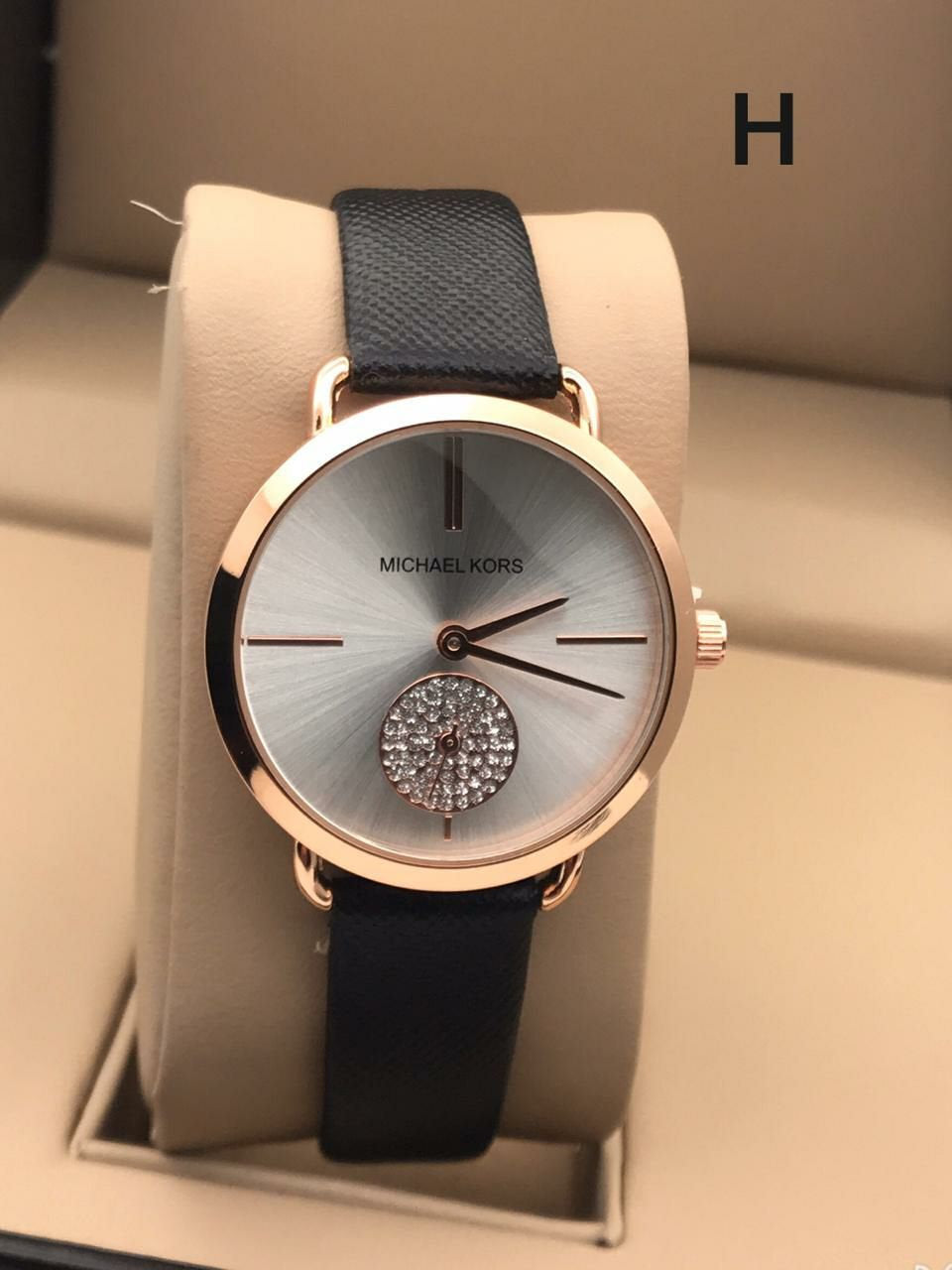 Unisex M_ichael K_ors Round Analogue Watch For Women