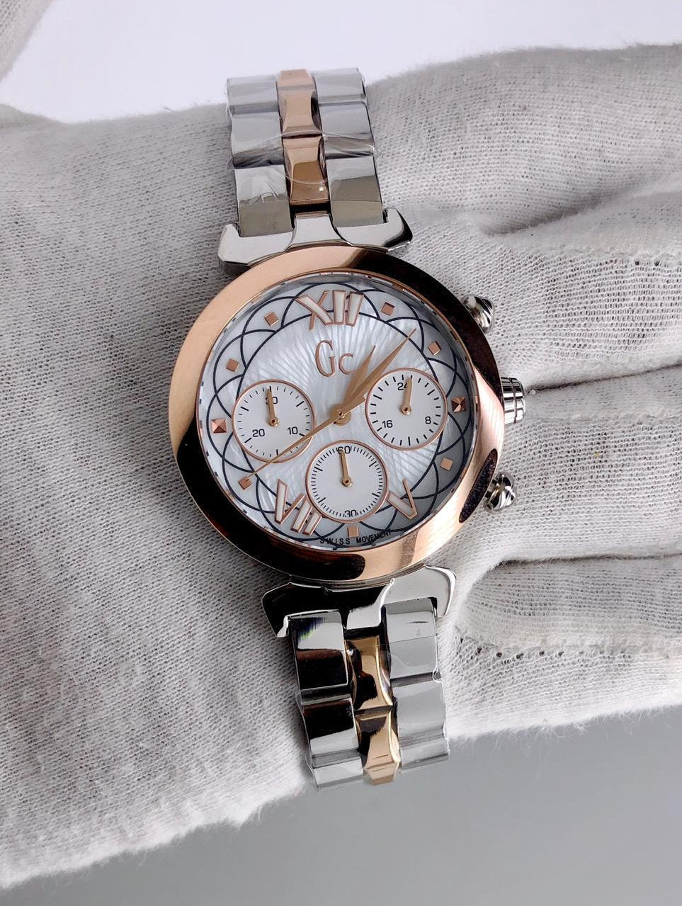 White Dial Luxury Metal Belt Women’s Watch