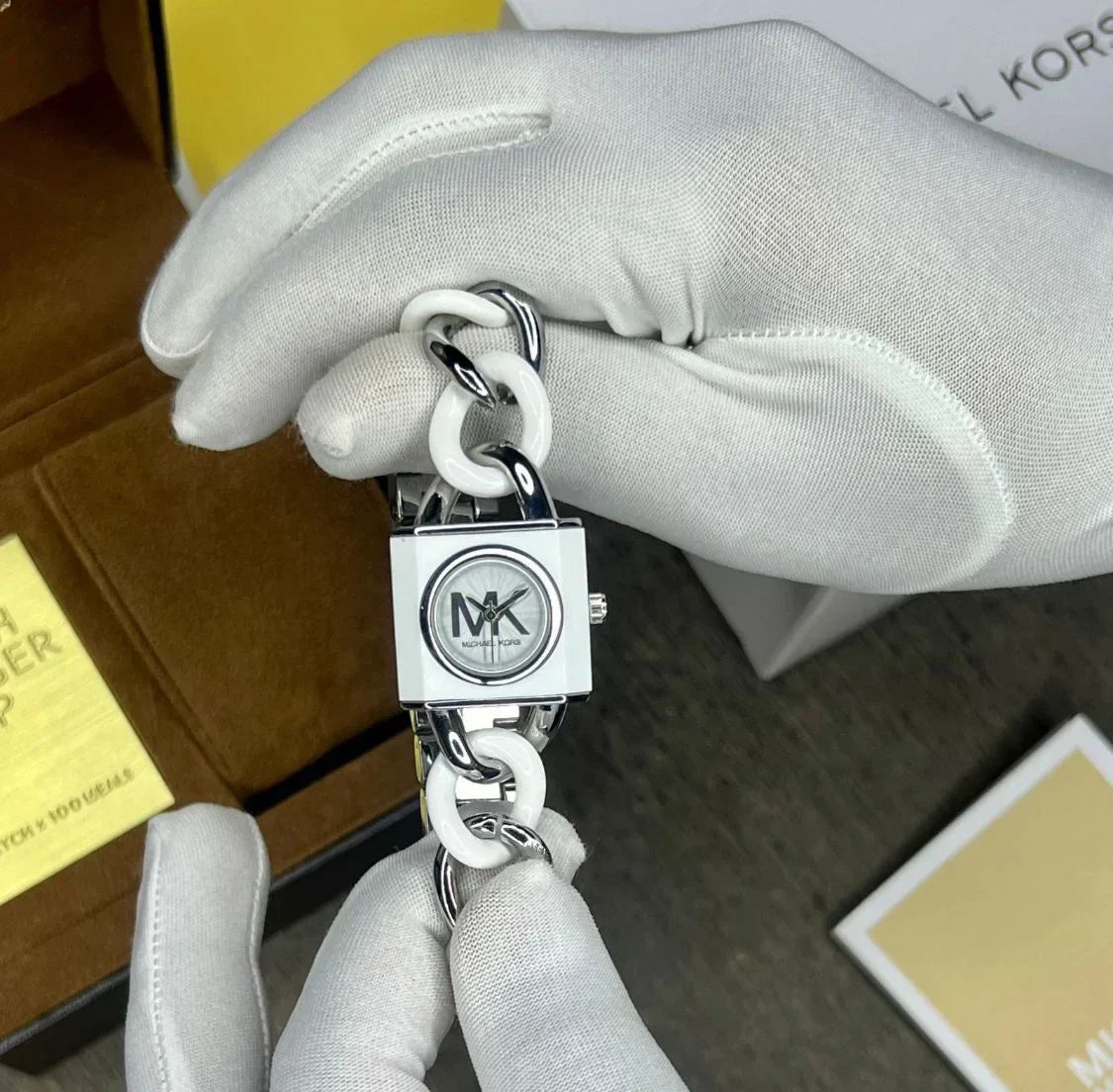 Michae_l Kor_s Silver White Lennox