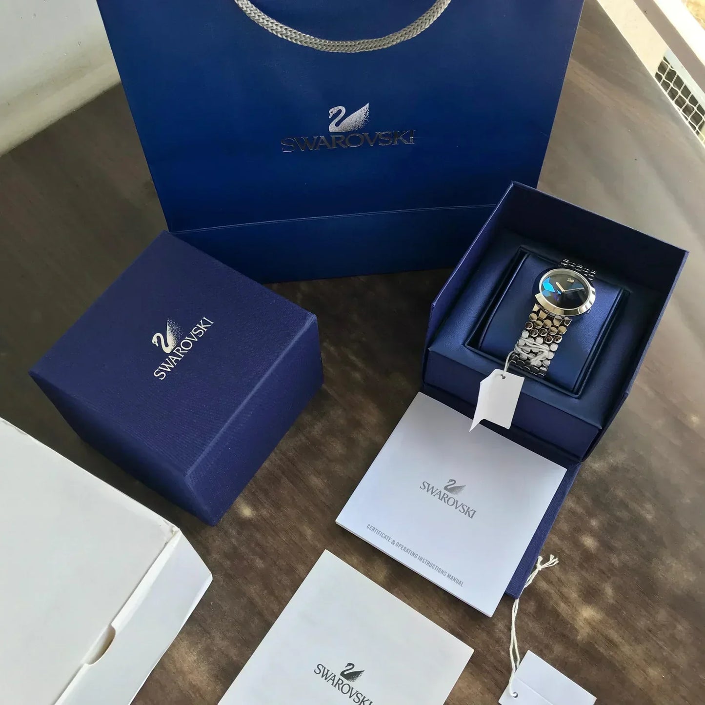 S_warovsk_i Lake of Shimmer