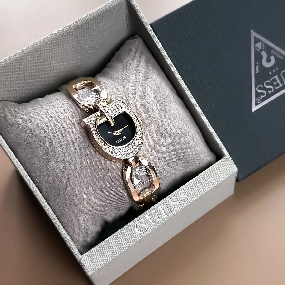 Gues_s GIA Women Collection